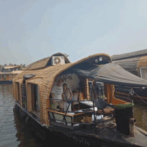 Houseboat tour | Travel Connection