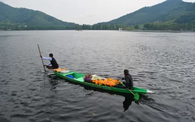 Kashmir Shikara ride